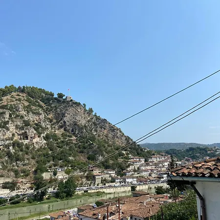 Teo's Berat