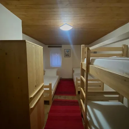 Teo's Konukevi Berat